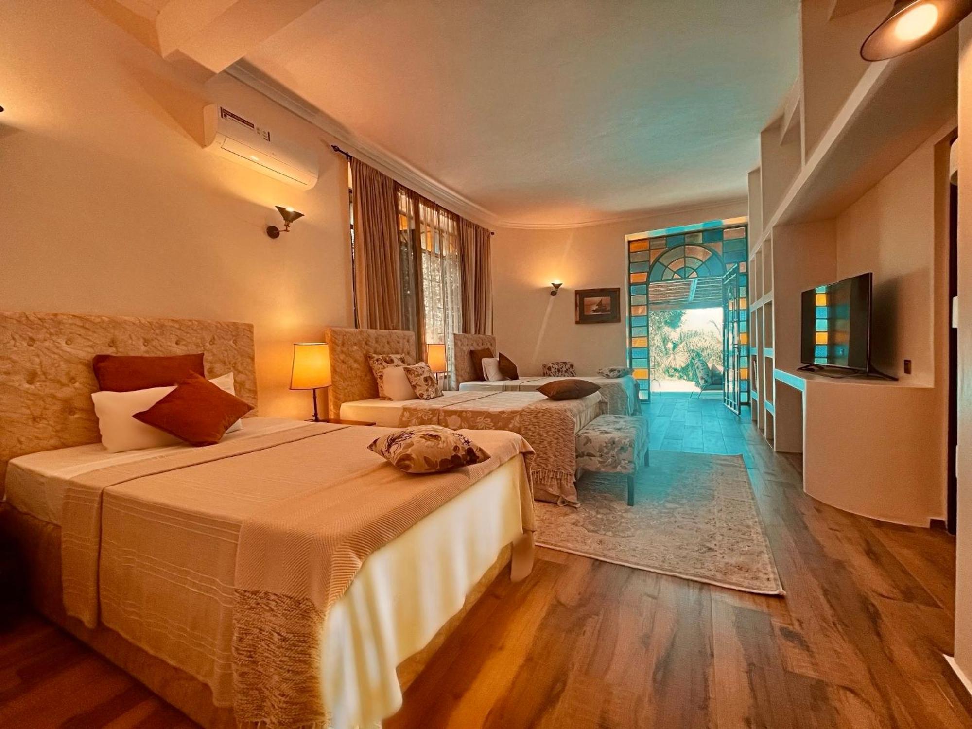 Pink Flamingo Boutique Hotel Moshi Bagian luar foto