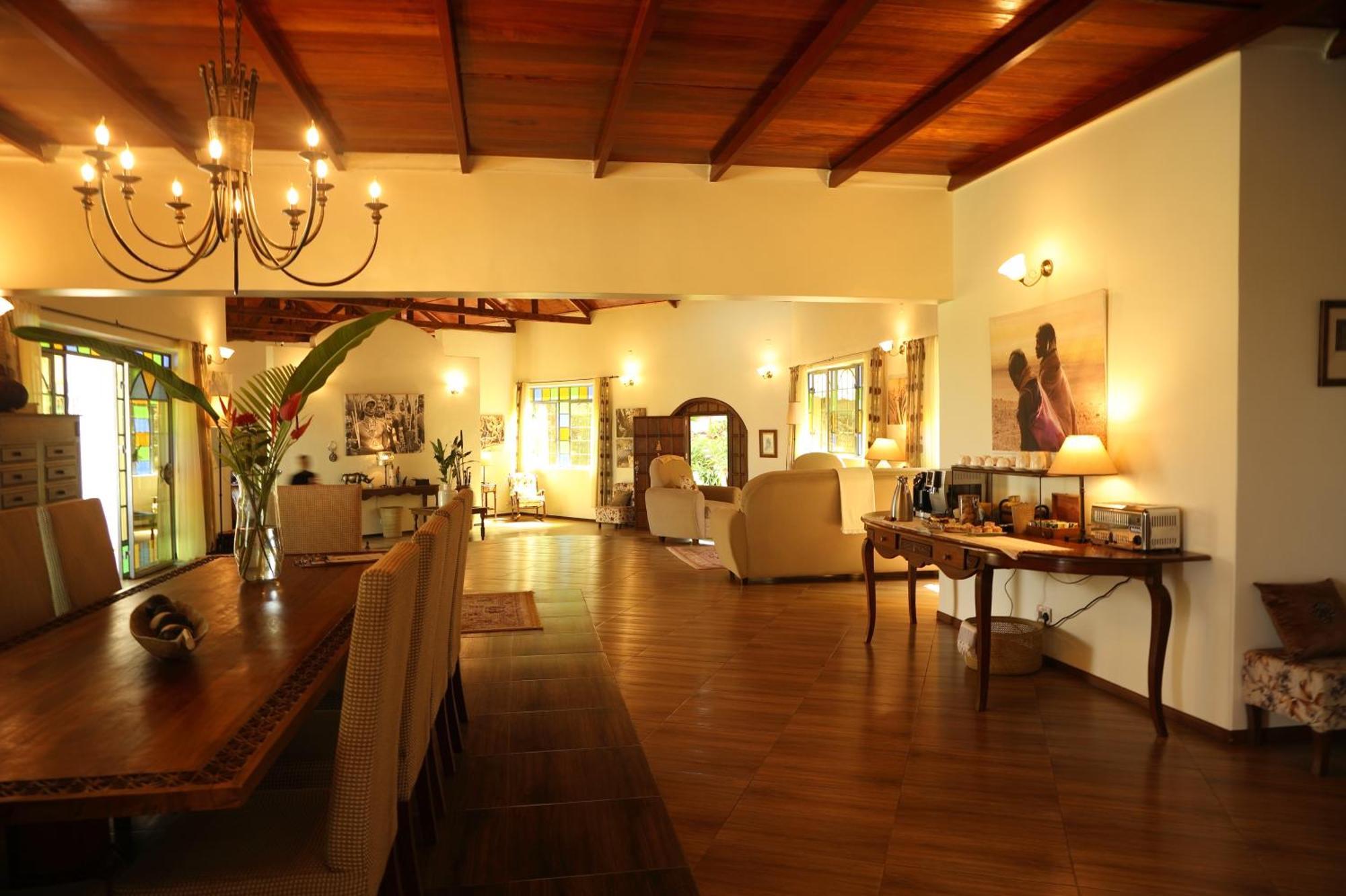 Pink Flamingo Boutique Hotel Moshi Bagian luar foto